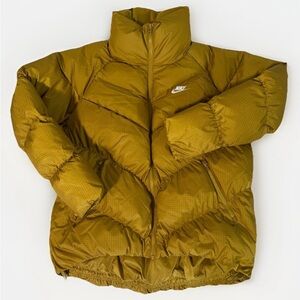 Nike Women's Windpuffer Therma-FIT Loose Wheat